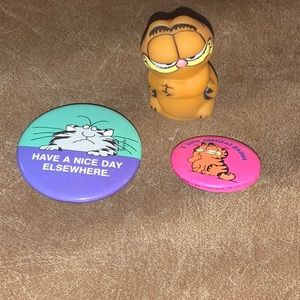 2 Novelty Button Pins & 1 Mini Garfield